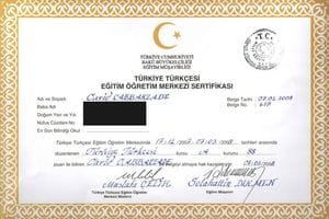 Türkiye Cumhuriyeti Bakü Büyükelçiliği — Türkiye Türkçesi sertifikası, 7 Mart 2008 — şəxsi kimlik məlumatları qaralanıb